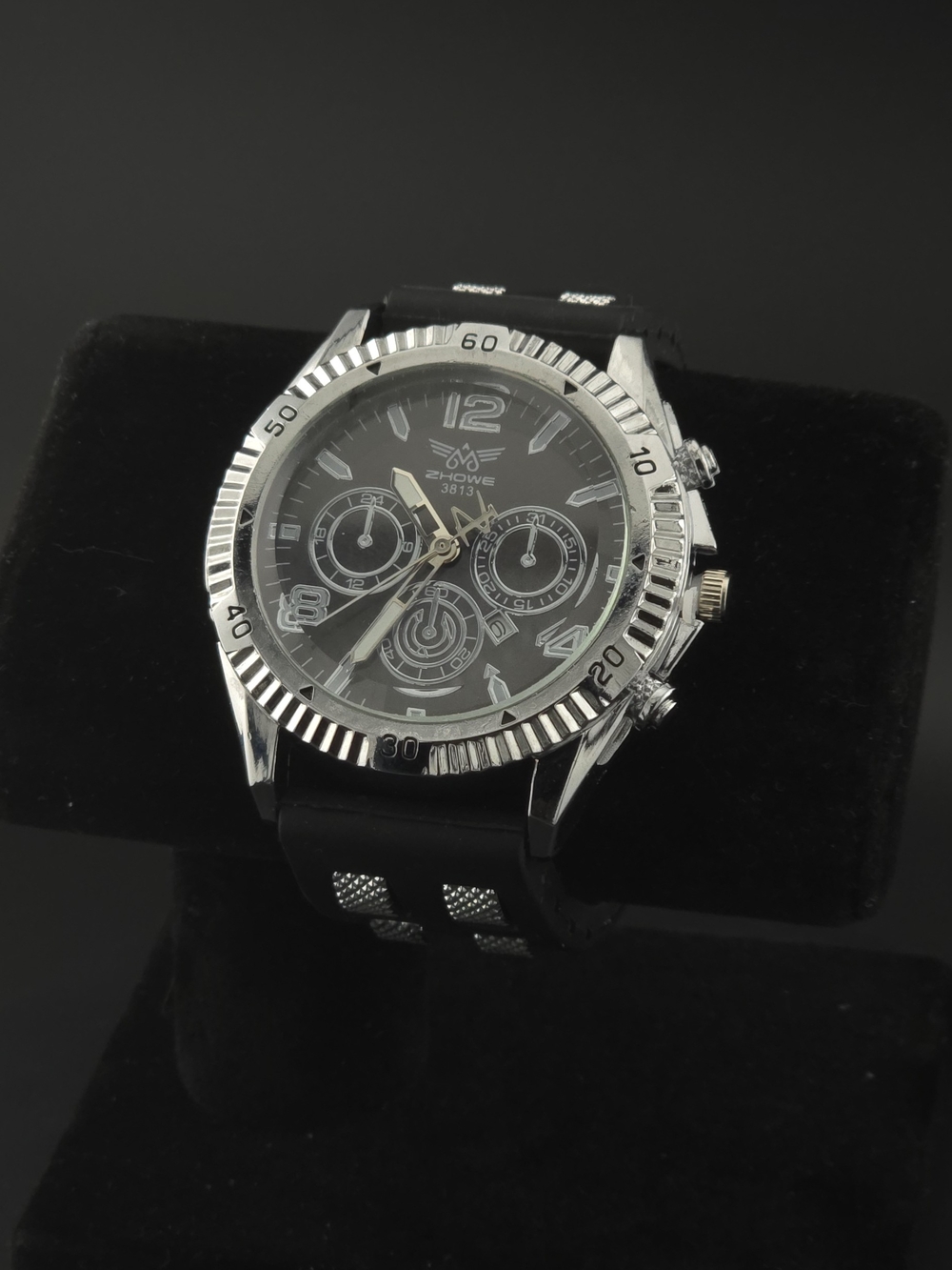Silver-Tone Chronograph Watch with Black Dial and Strap
